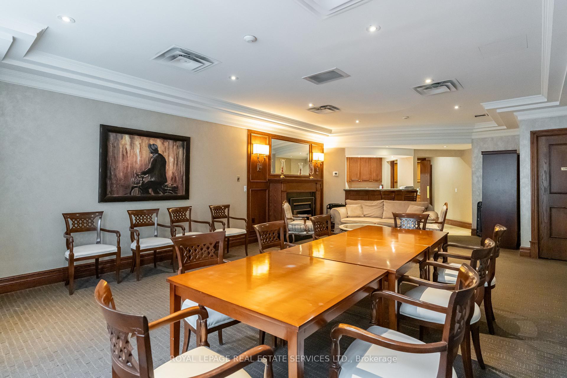 2 Bedrooms Condo at 10 Old Mill,  Toronto For sale