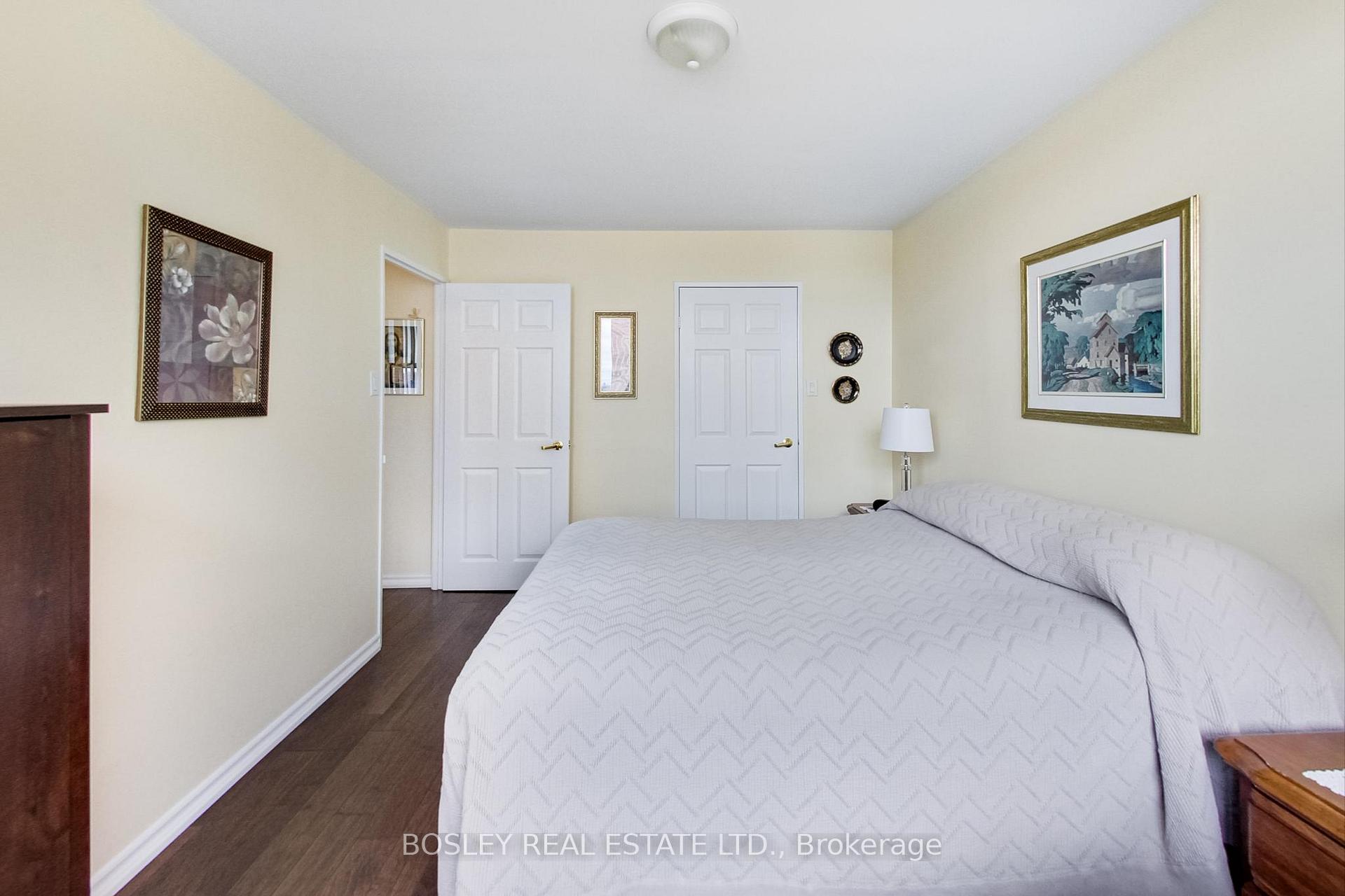 2 Bedrooms Condo at 3501 Glen Erin,  Mississauga For sale