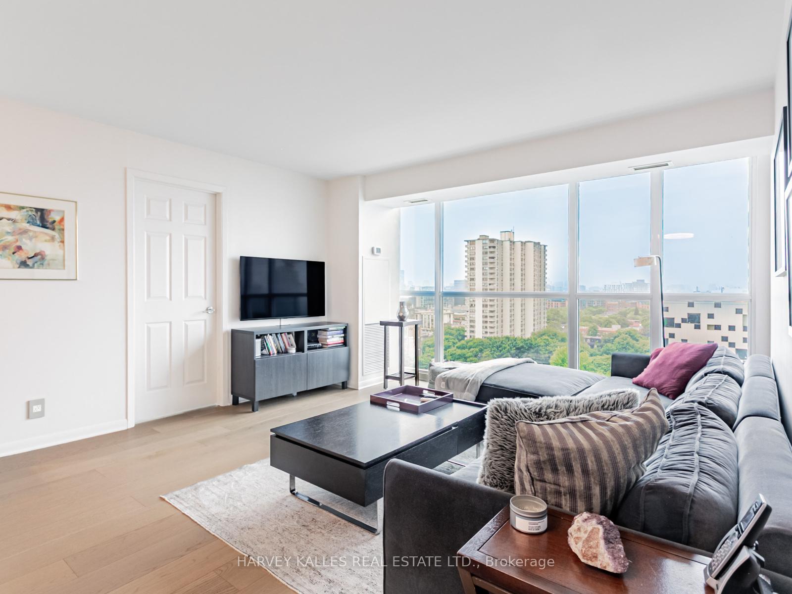 3 Bedrooms Condo at 96 St Patrick, Toronto For sale