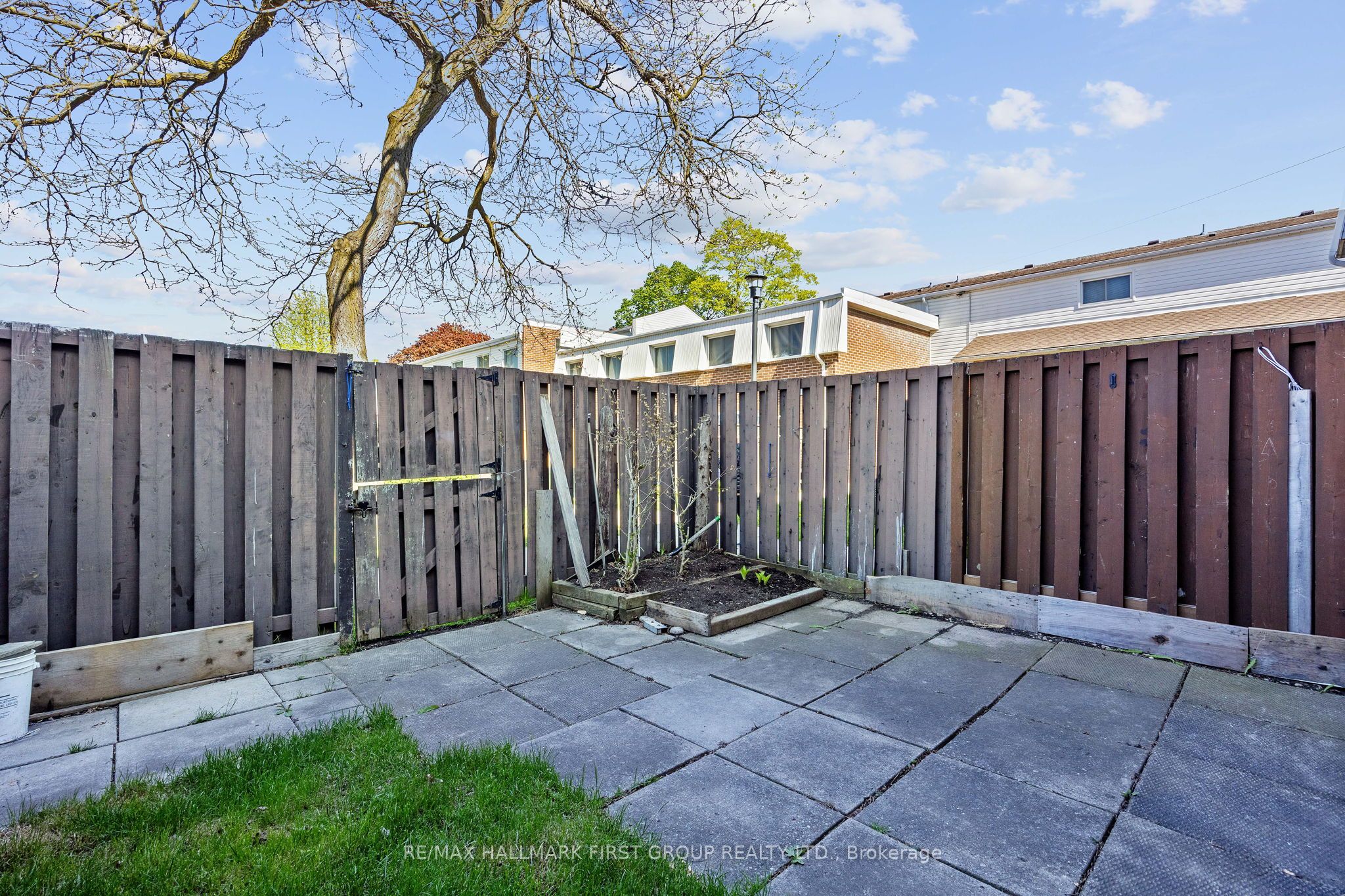 1010 Glen Street, #44