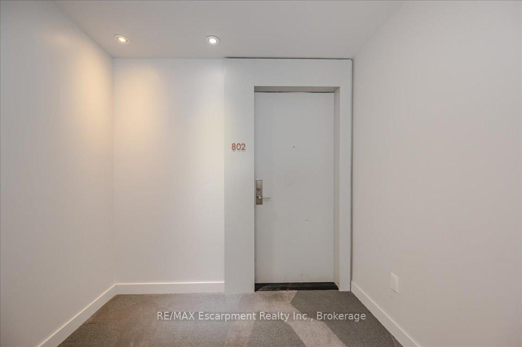 2 Bedrooms Condo at 60 Colborne, Toronto For sale