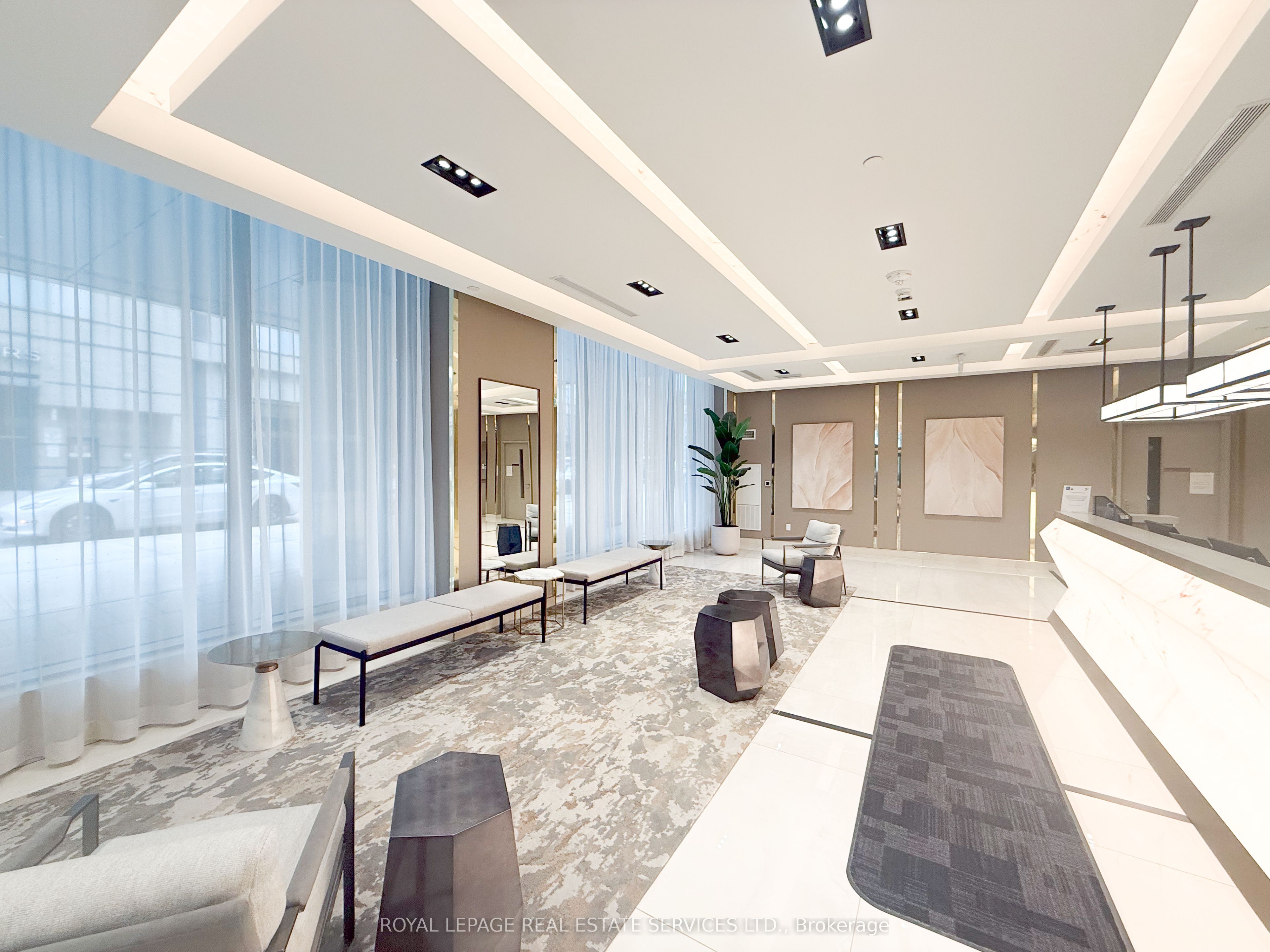 543 Richmond Street W, #425