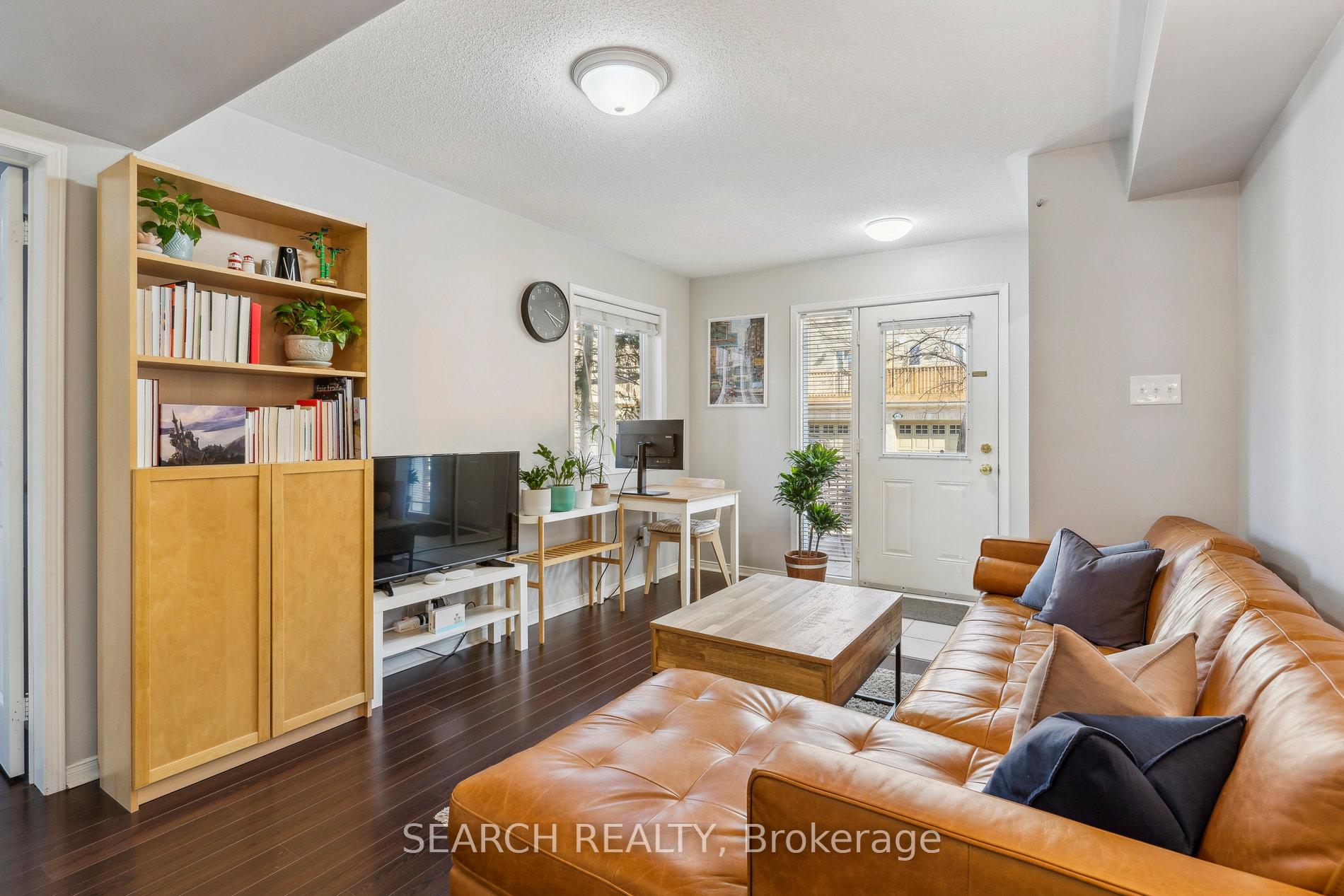 2 Bedrooms Condo at 4975 Southampton, Mississauga For sale