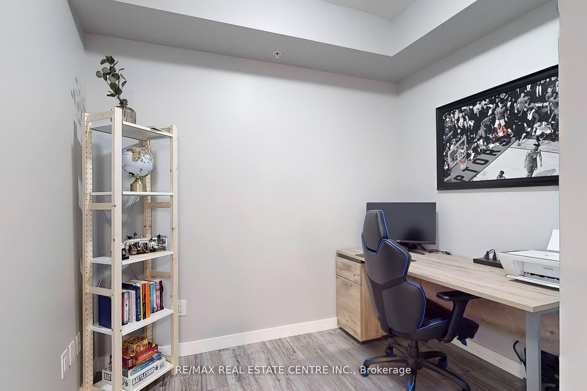2 Bedrooms Condo at 81 Robinson,  Hamilton For sale