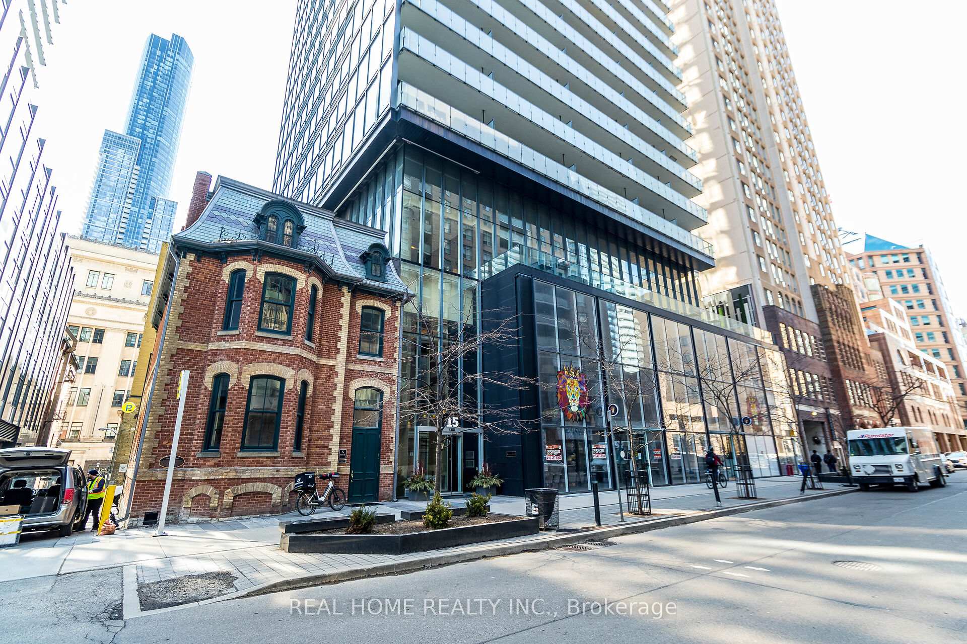2 Bedrooms Condo at 15 Grenville,  Toronto For sale