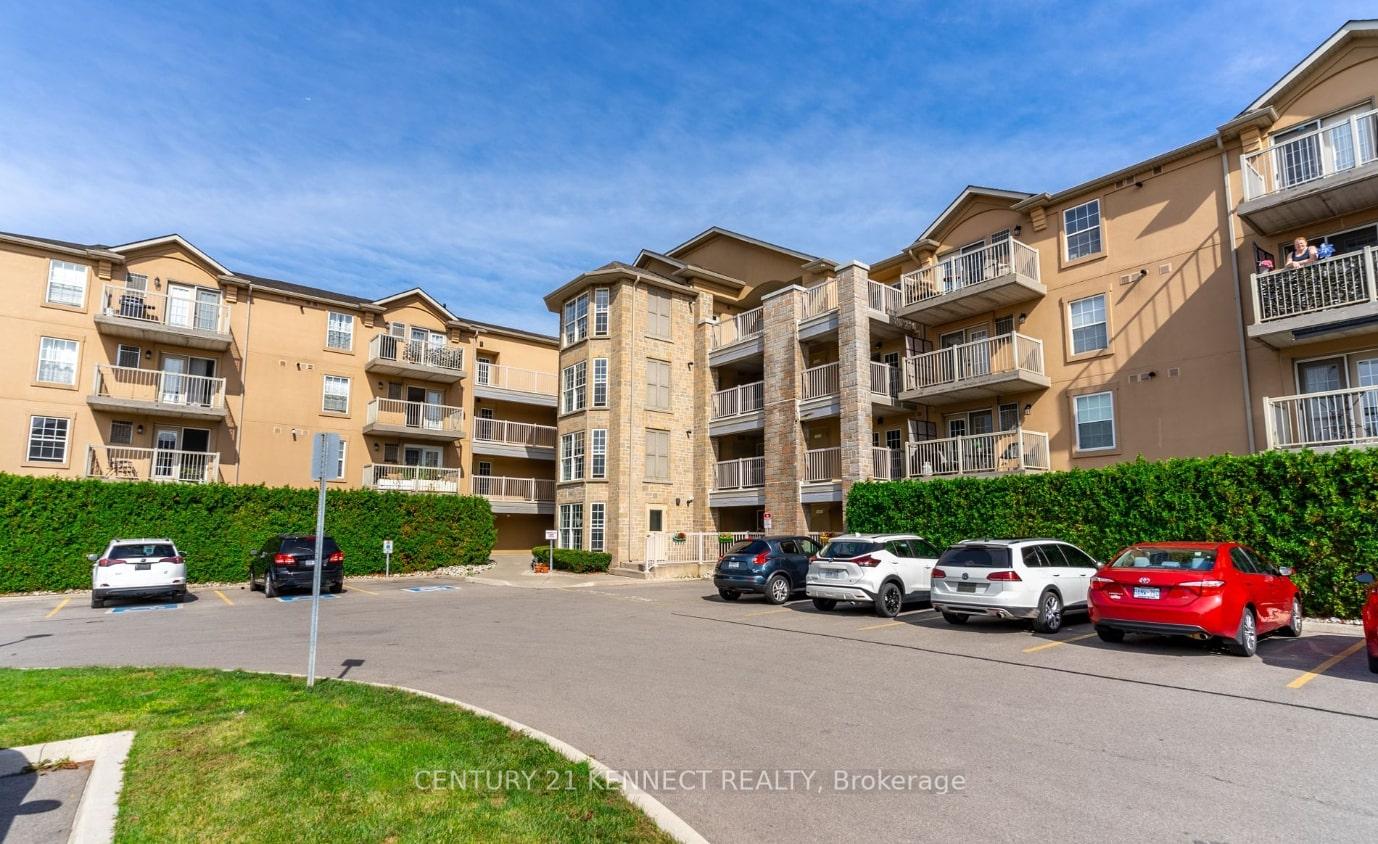 2 Bedrooms Condo at 1480 Bishops,  Oakville For sale