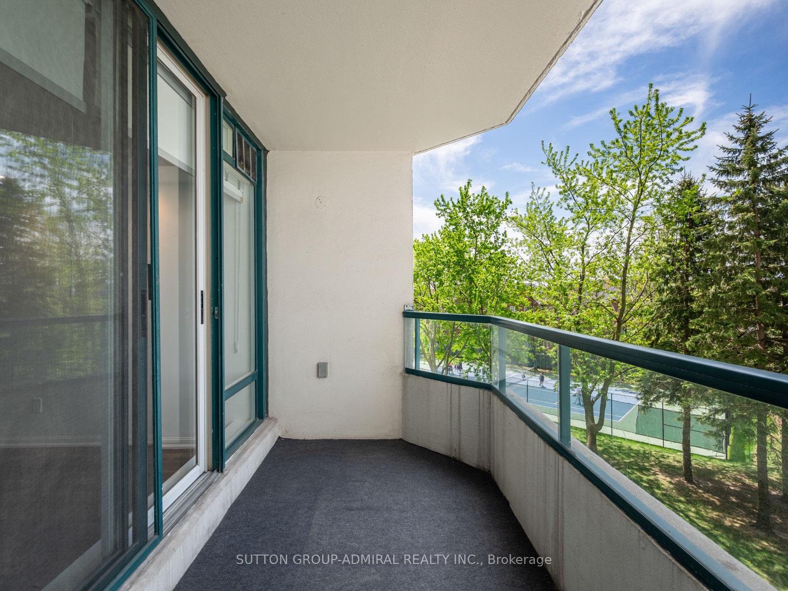 2 Bedrooms Condo at 120 Promenade, Vaughan For sale