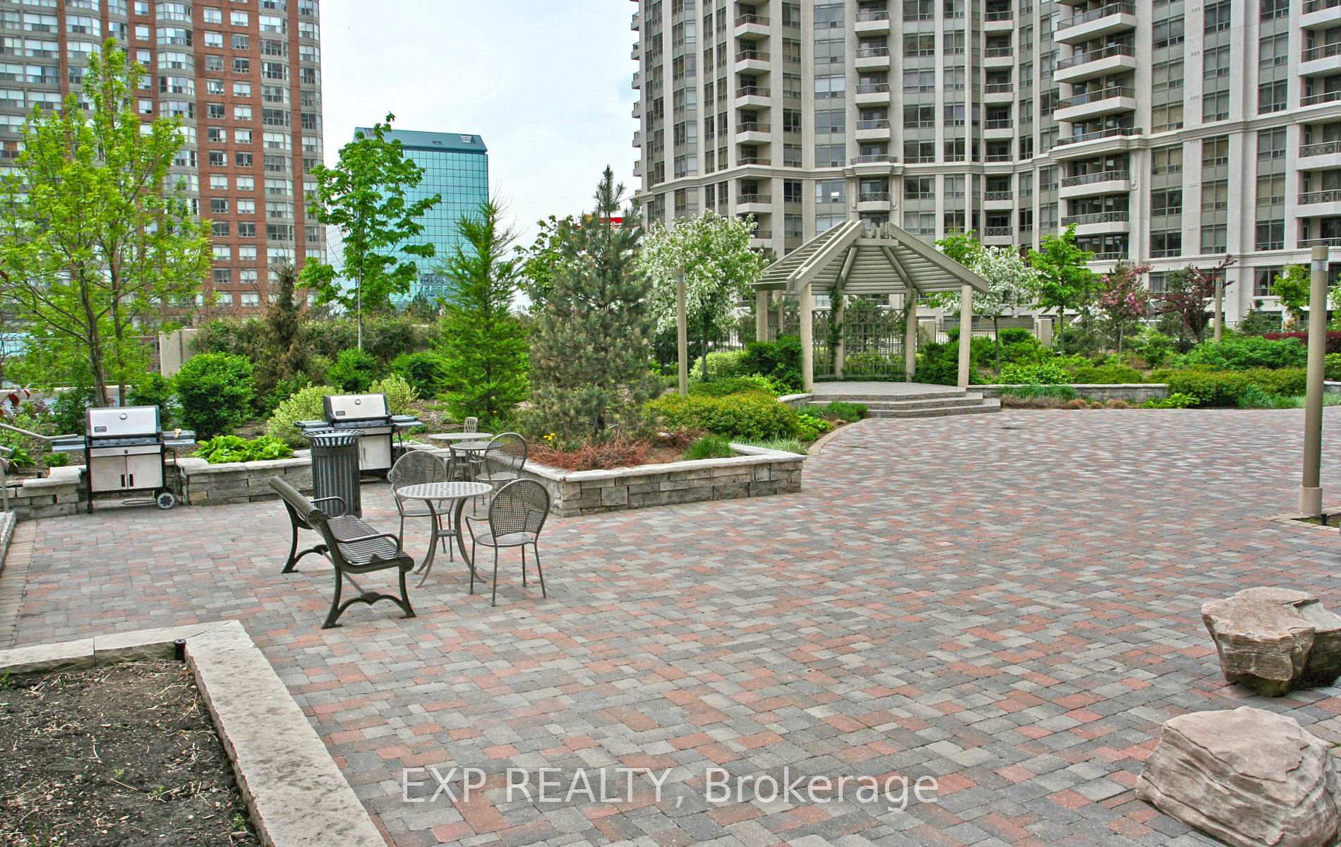 #1202 – 3880 Duke of York Boulevard, Mississauga, ON L5B 4M7