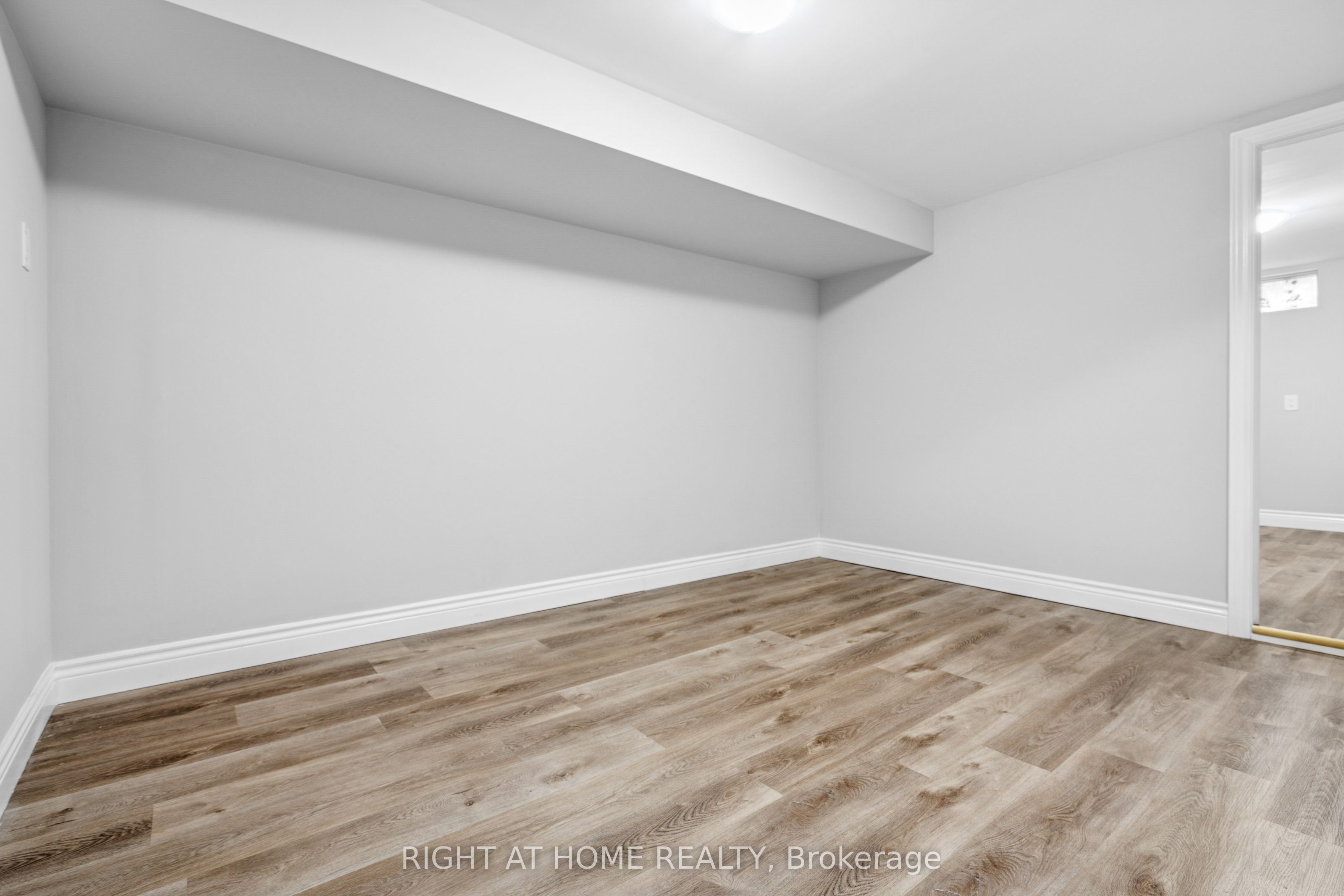 21 Ashdale Court