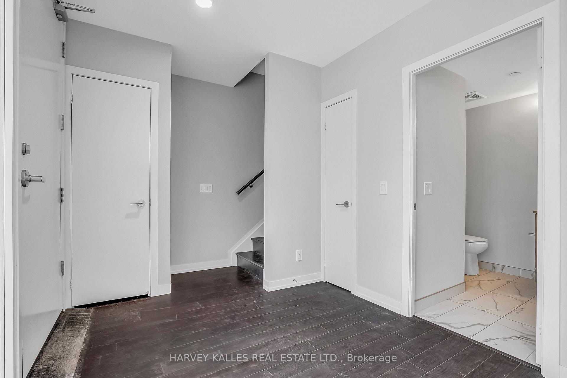 4 Bedrooms Condo at 85 Wood, Toronto For sale