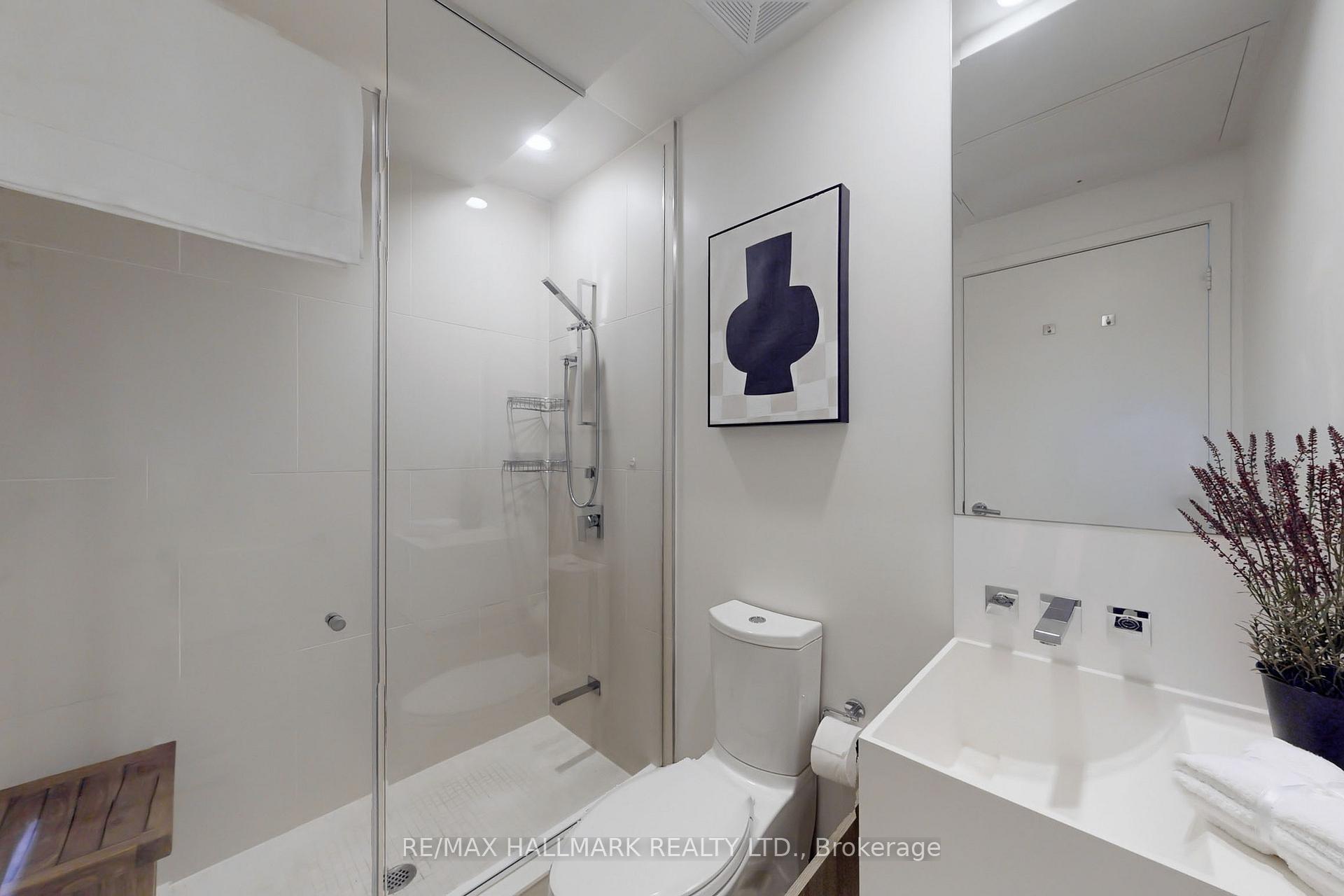 3 Bedrooms Condo at 1 Bloor,  Toronto For sale