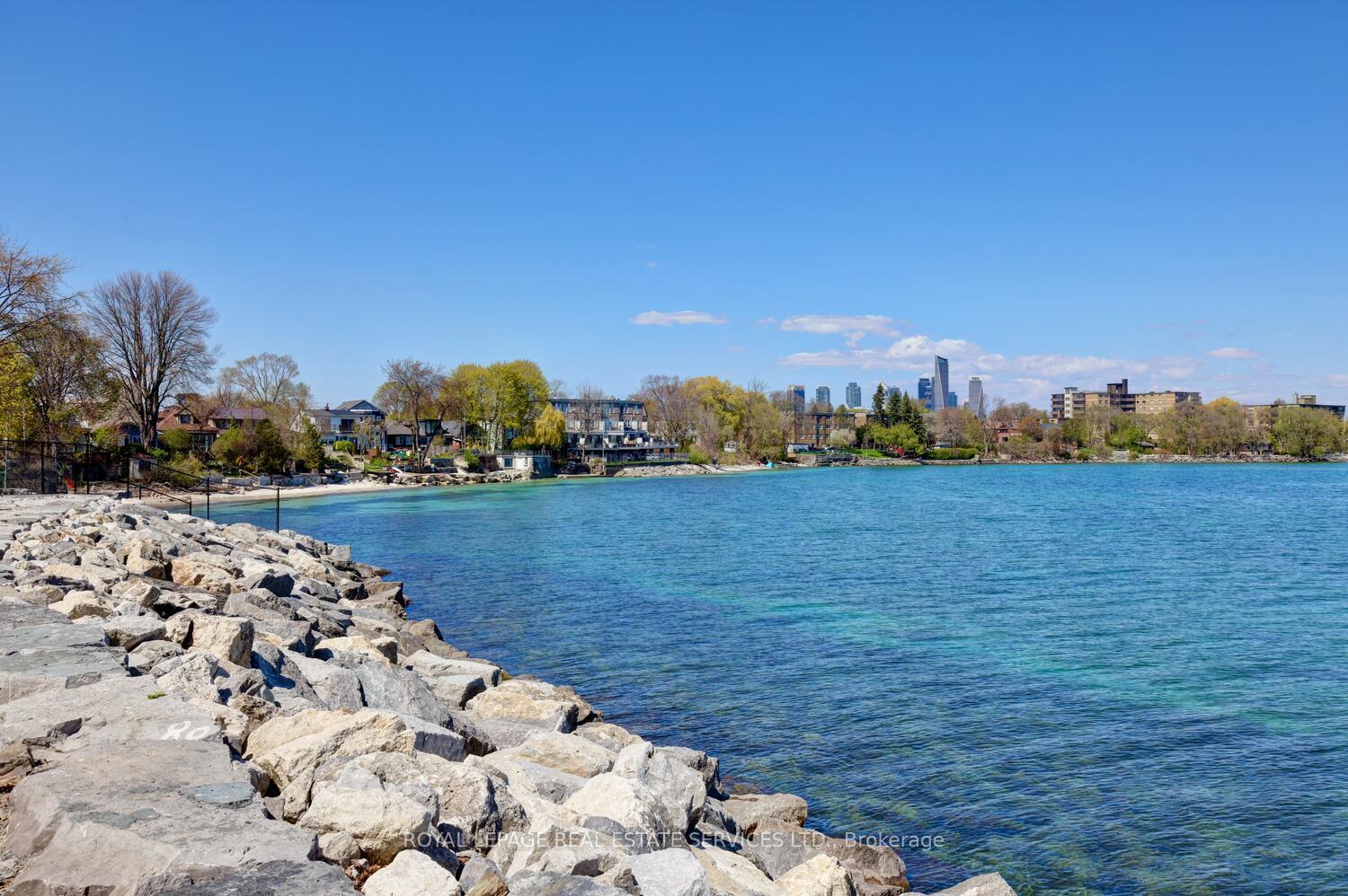 1 Bedroom Co-op at 41 Lake Shore, Toronto For sale