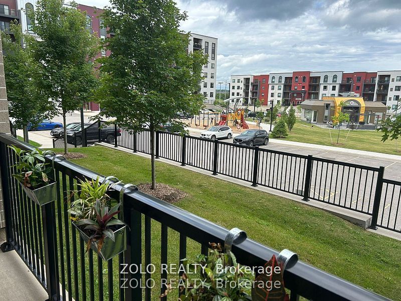 #101 - 6 Spice Way, Barrie, ON L9J 0J9