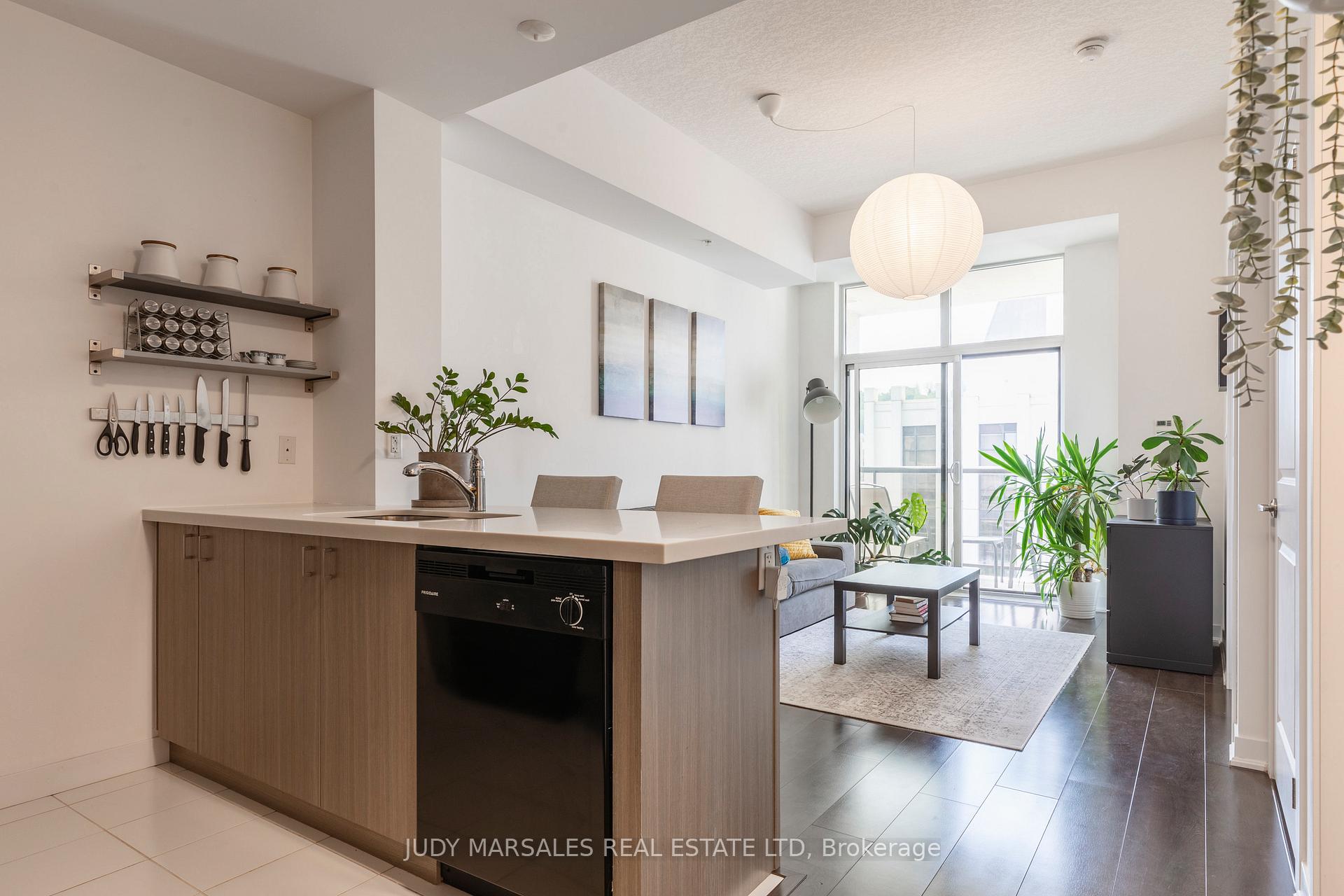 1 Bedroom Condo at 85 Robinson, Hamilton For sale