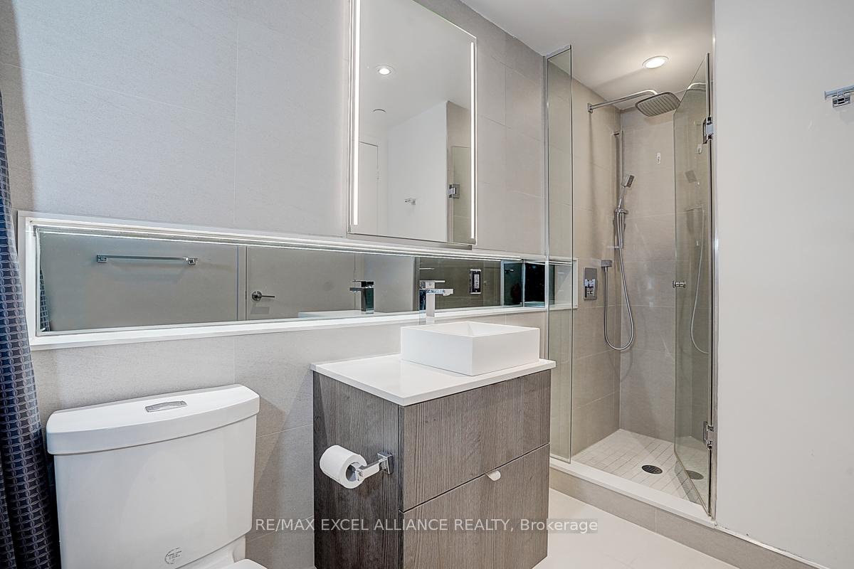 2 Bedrooms Condo at 215 Queen,  Toronto For sale