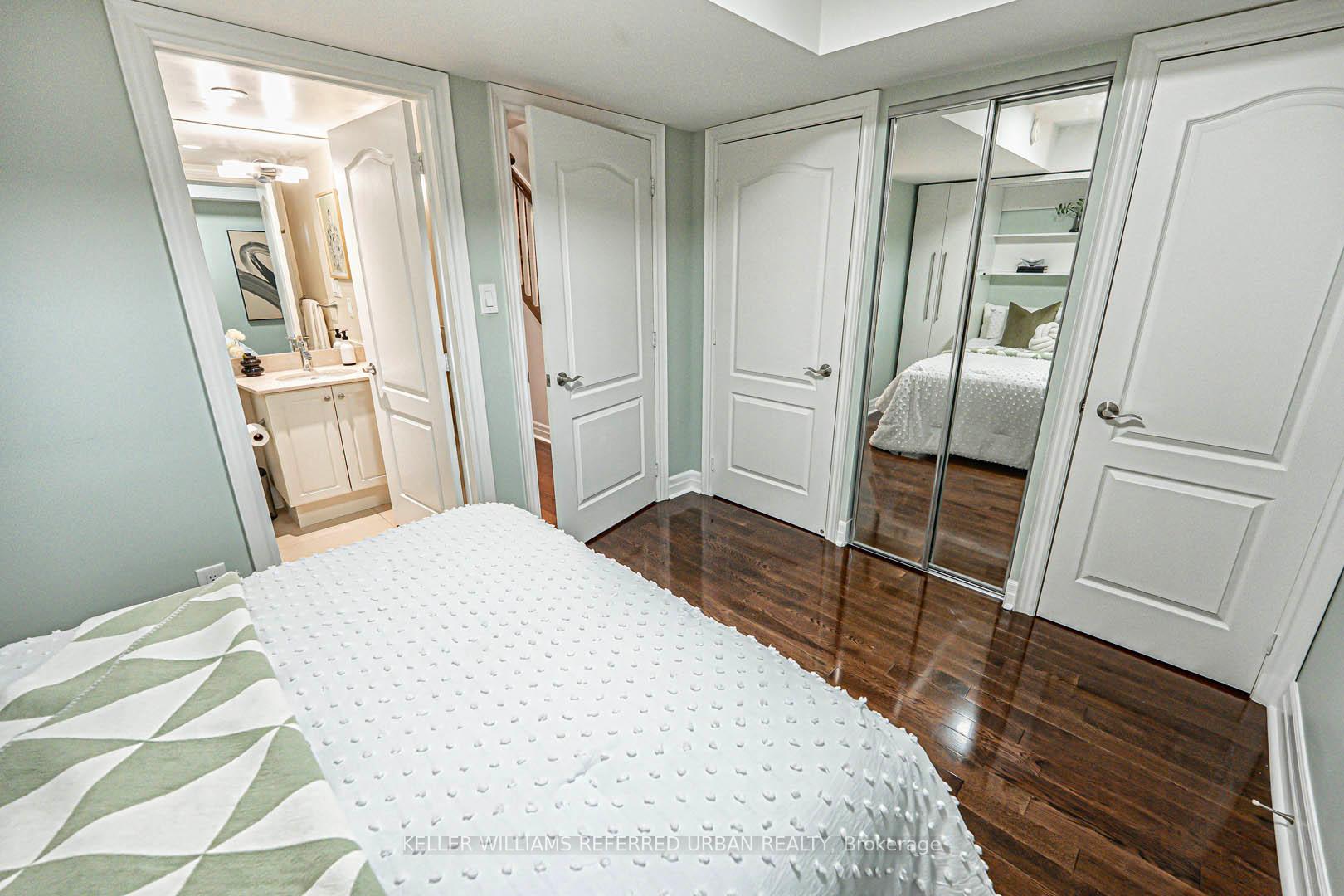 2 Bedrooms Condo at 67 Pleasant, Toronto For sale