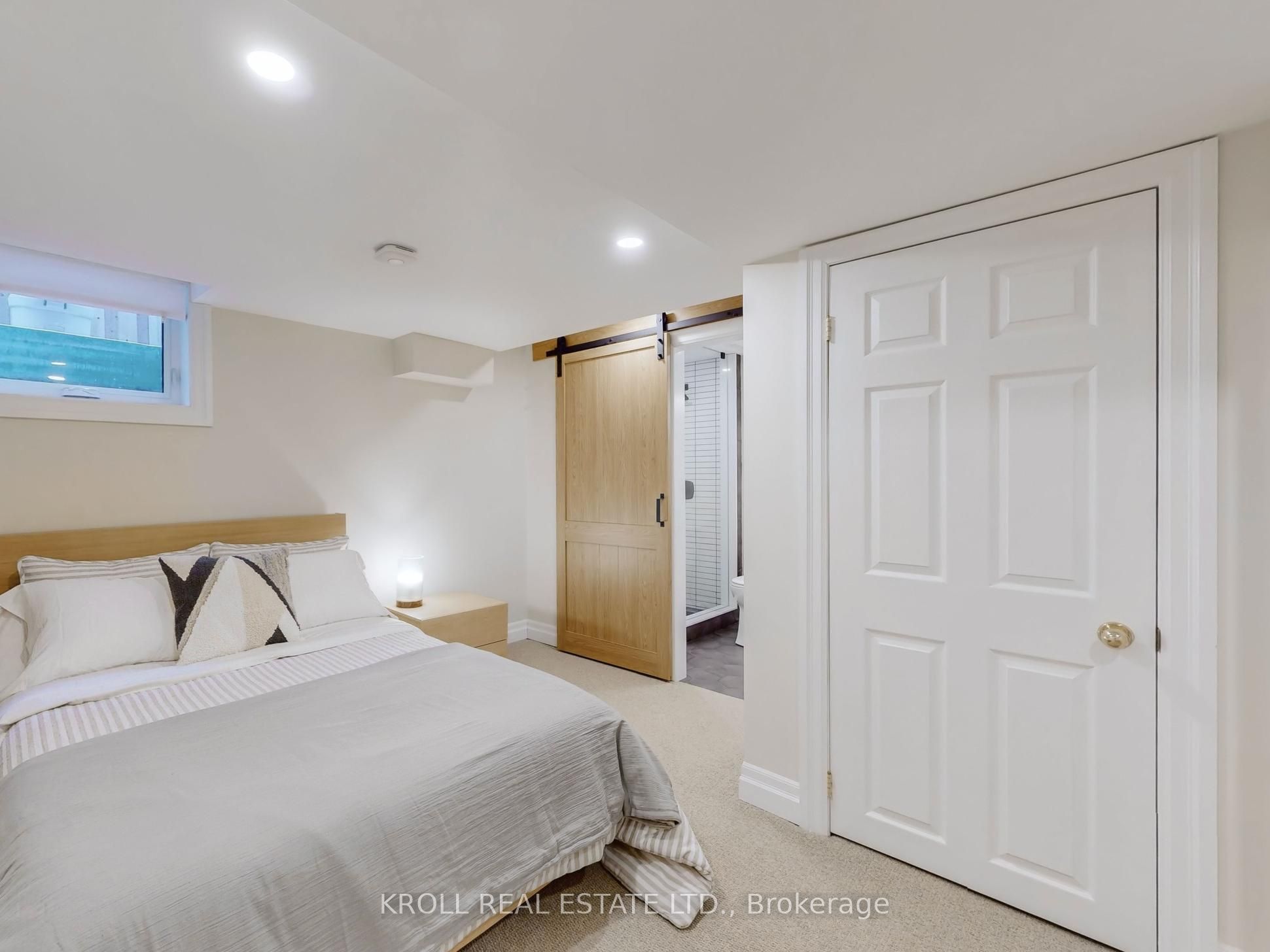 2974 Pettigrew Crescent