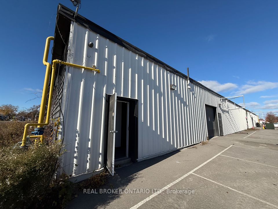 5900 Thorold Stone