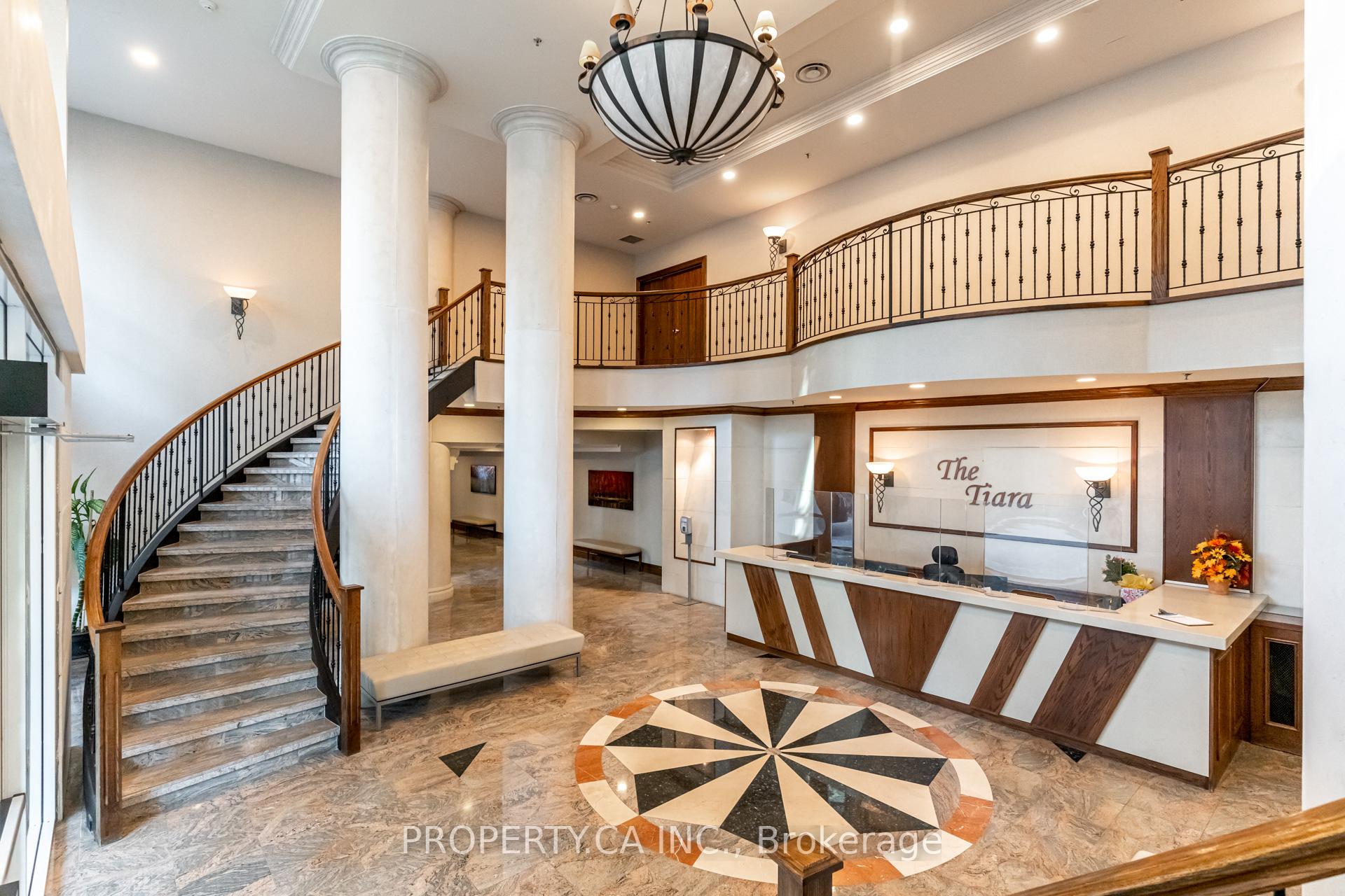 3 Bedrooms Condo at 156 Enfield, Mississauga For sale
