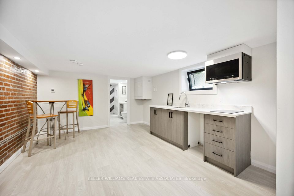 27 Glen Elm Avenue