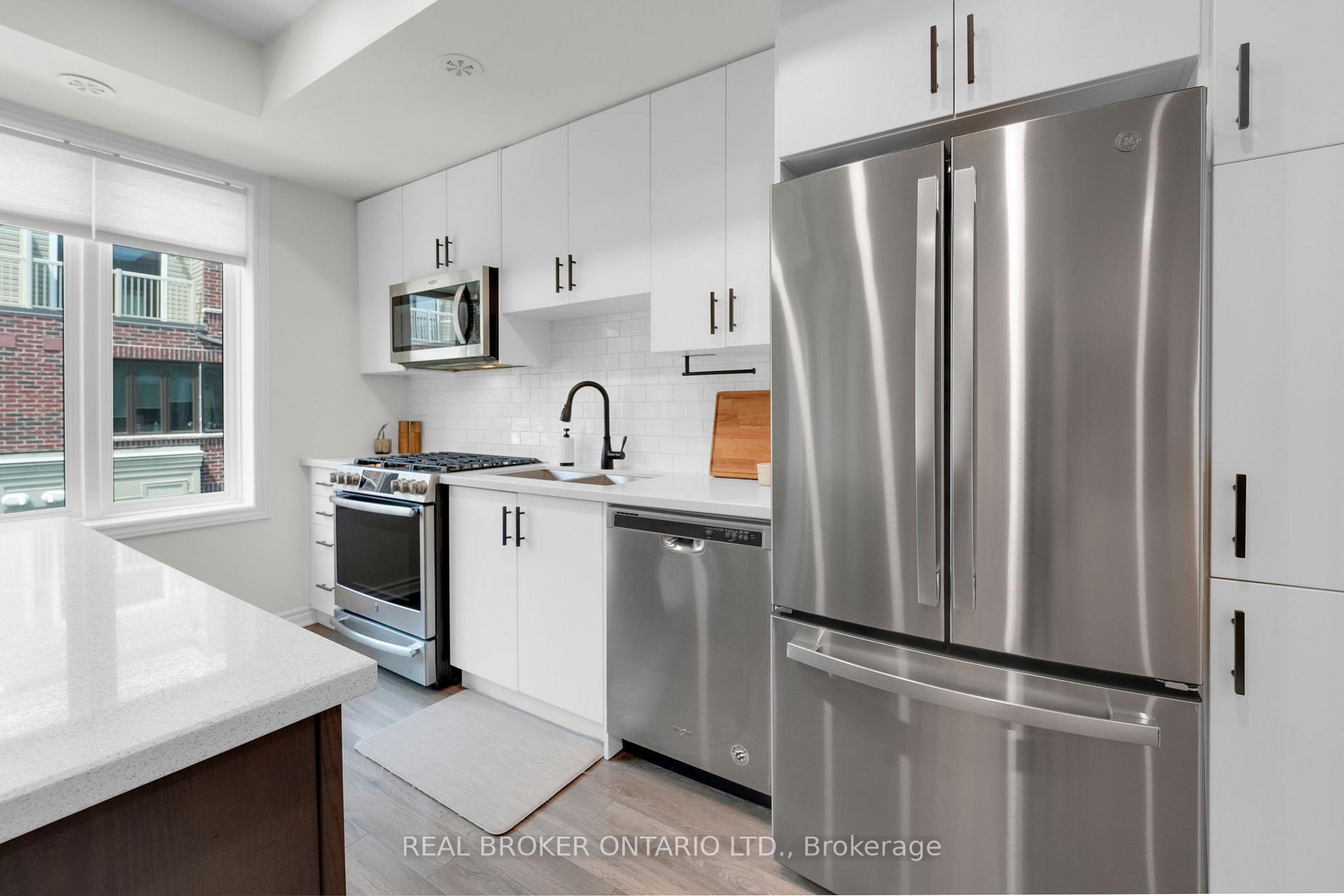 2 Bedrooms Condo at 100 Long Branch, Toronto For sale