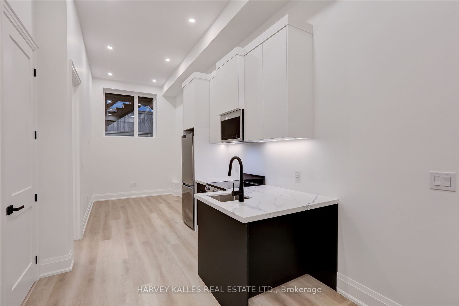 7B Bracebridge Avenue