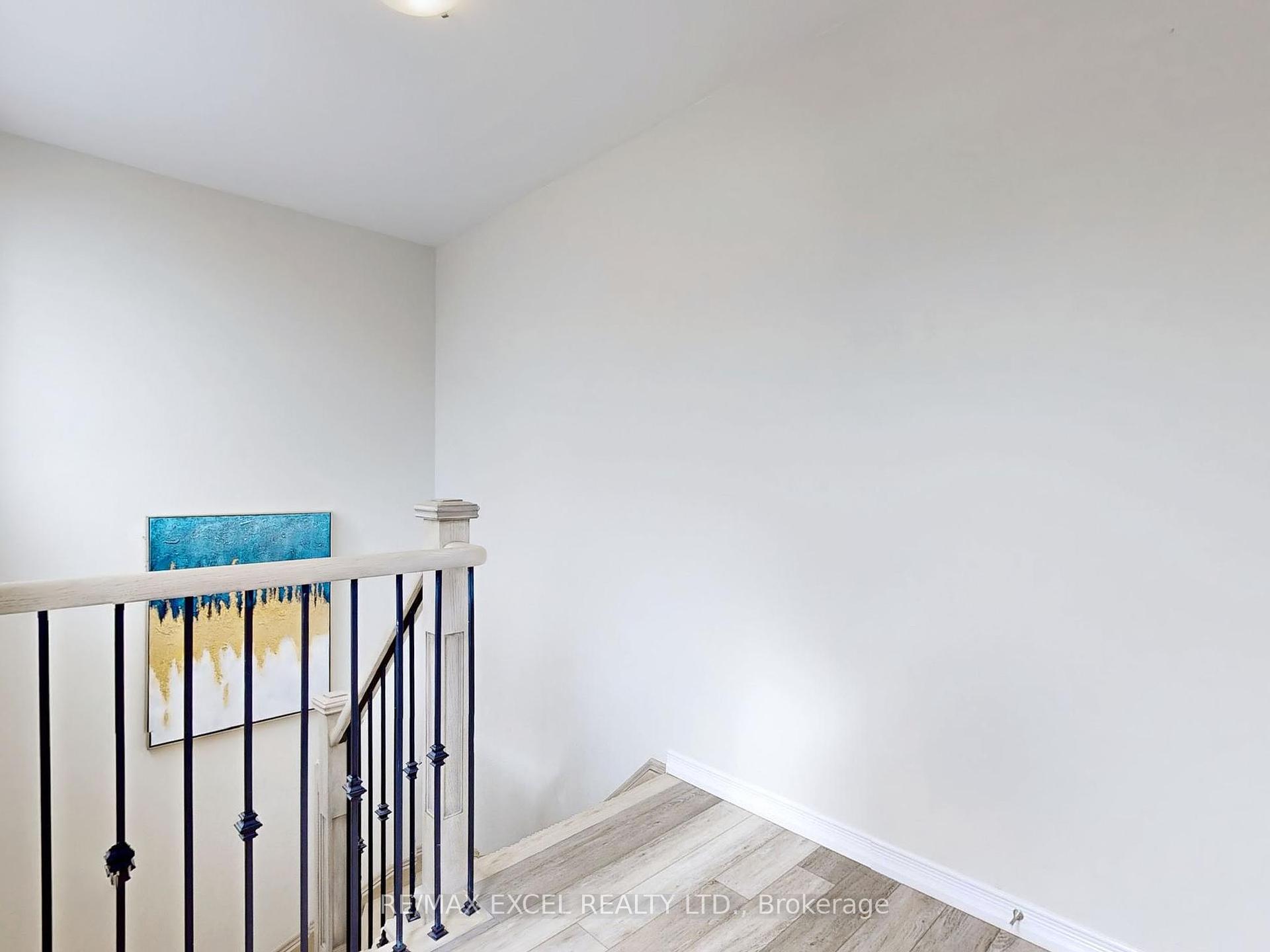 2 Bedrooms Condo at 24 Fieldway,  Toronto For sale