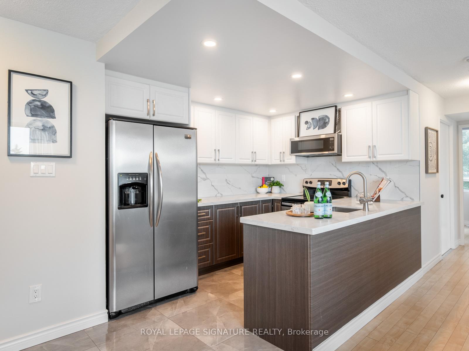 3 Bedrooms Condo at 3050 Ellesmere, Toronto For sale