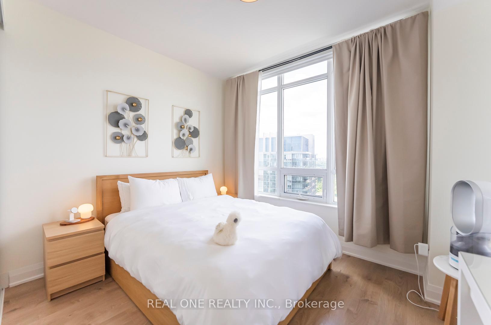 1 Bedroom Condo at 36 Park Lawn, Toronto For sale