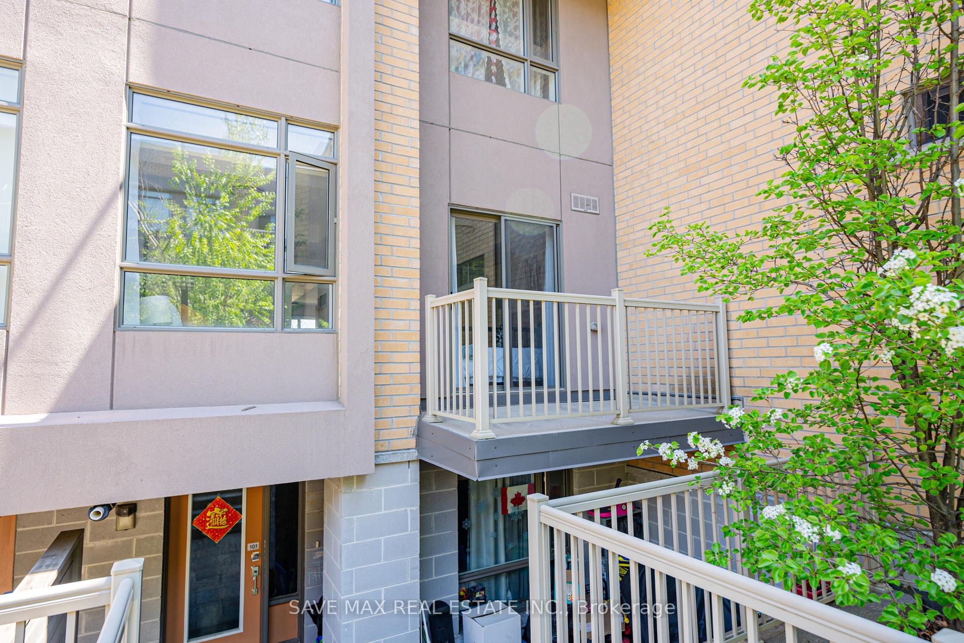 3 Bedrooms Condo at 1070 Progress, Toronto For sale