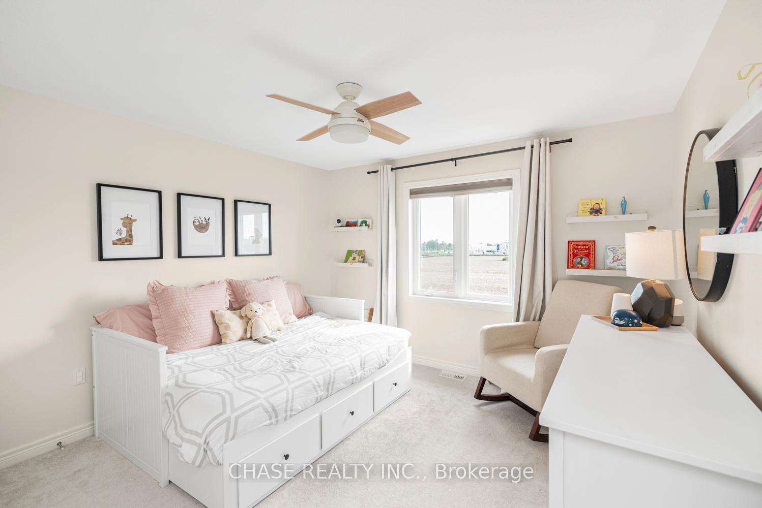8 Bedrooms Condo at 120 Vineberg,  Hamilton For sale