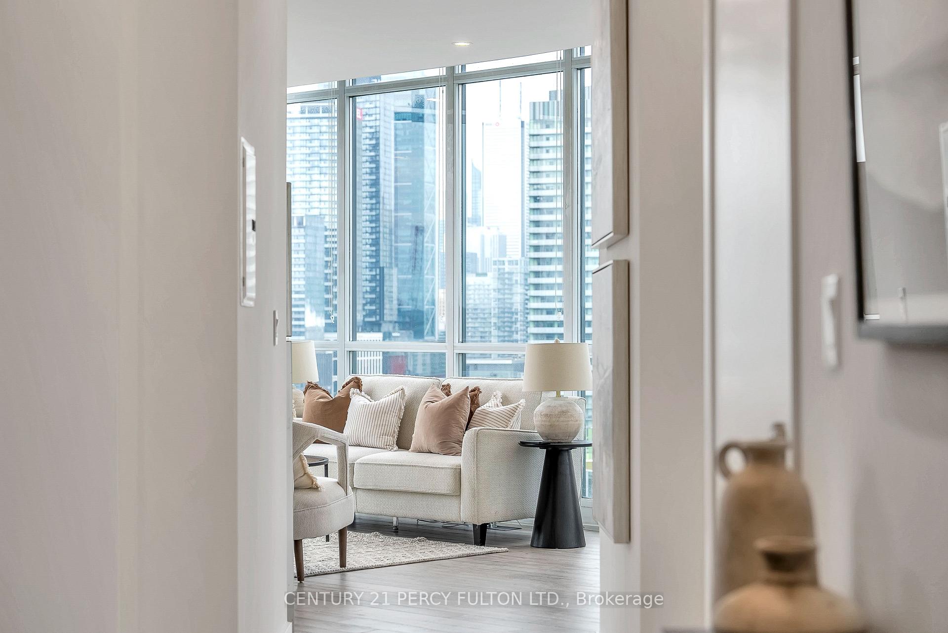 2 Bedrooms Condo at 209 Fort York, Toronto For sale