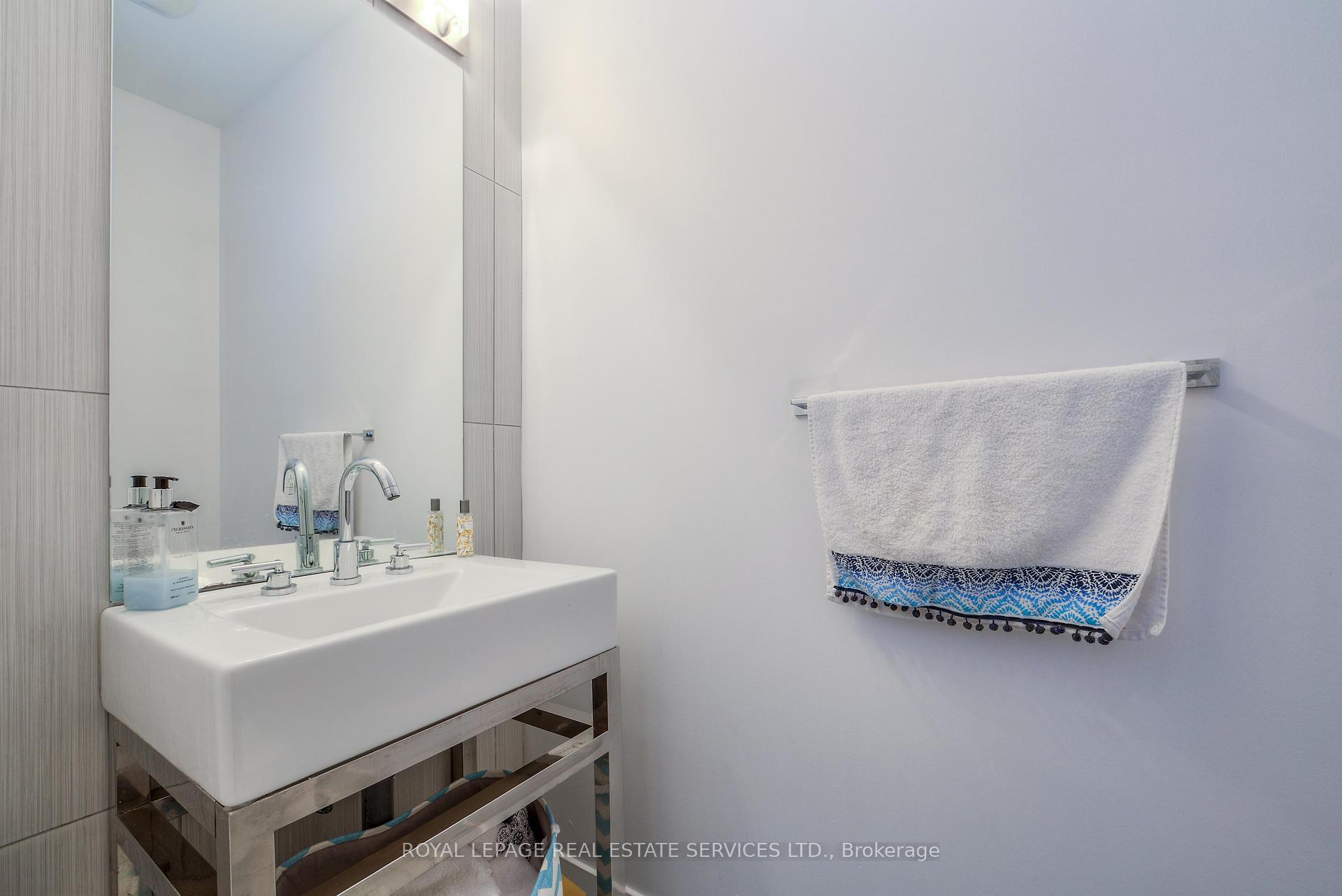 2 Bedrooms Condo at 323 Kingston, Toronto For sale