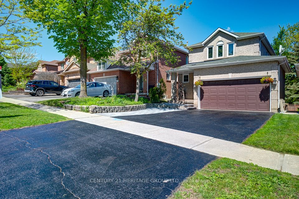 431 Carruthers Avenue, Newmarket, ON L3X 2C1