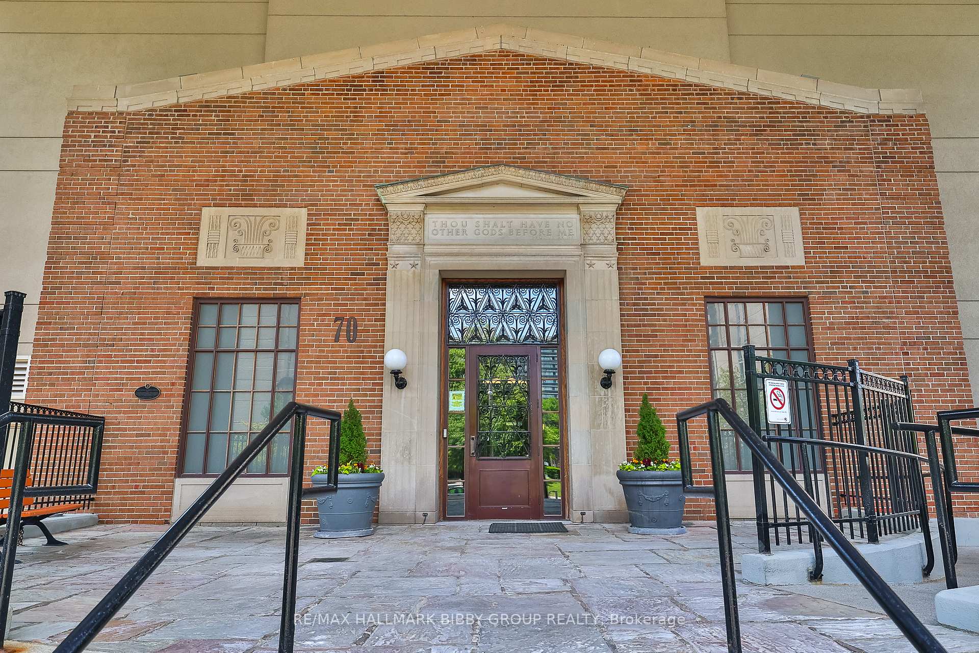 1 Bedroom Condo at 70 High Park, Toronto For sale
