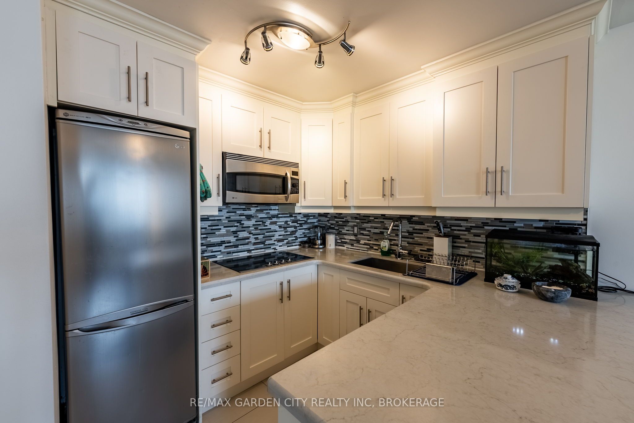 40 Homewood Avenue, #1903
