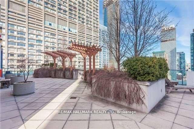 2 Bedrooms Condo at 1121 Bay, Toronto For sale