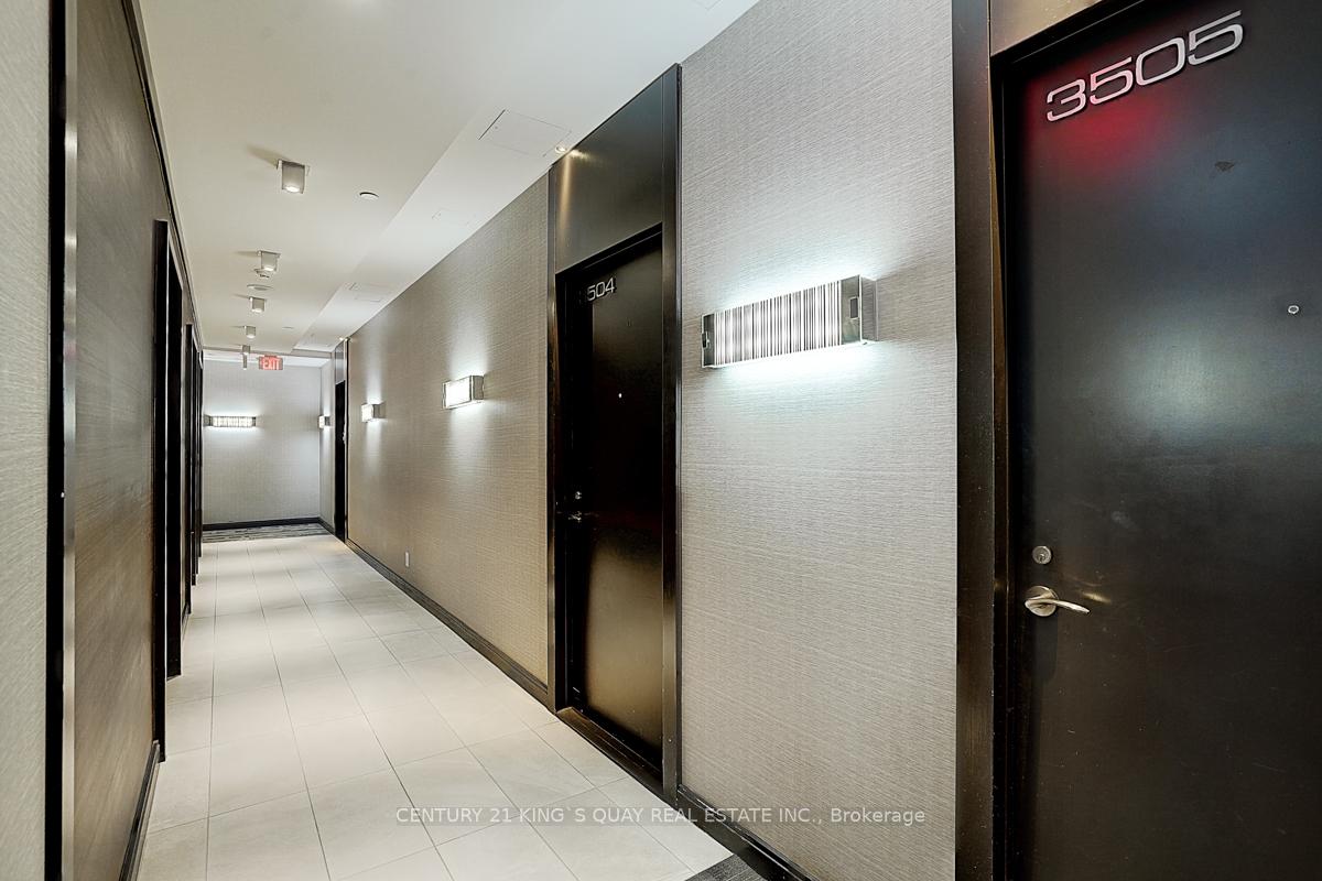 2 Bedrooms Condo at 5 Valhalla Inn, Toronto For sale