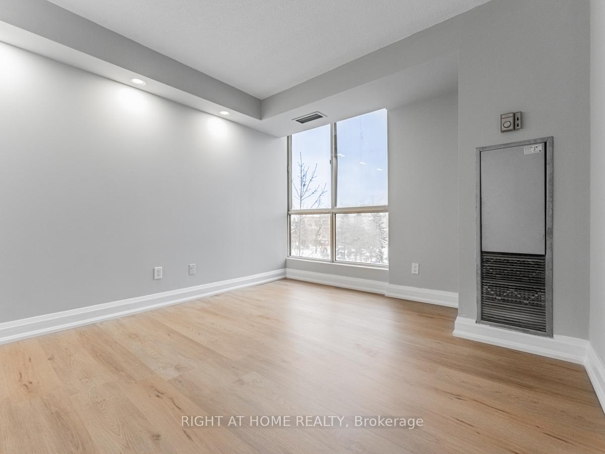 1 Bedroom Condo at 55 Kingsbridge Garden,  Mississauga For sale