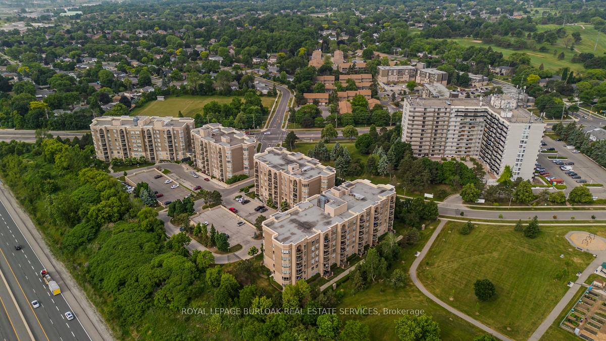 2 Bedrooms Condo at 2075 Amherst Heights, Burlington For sale