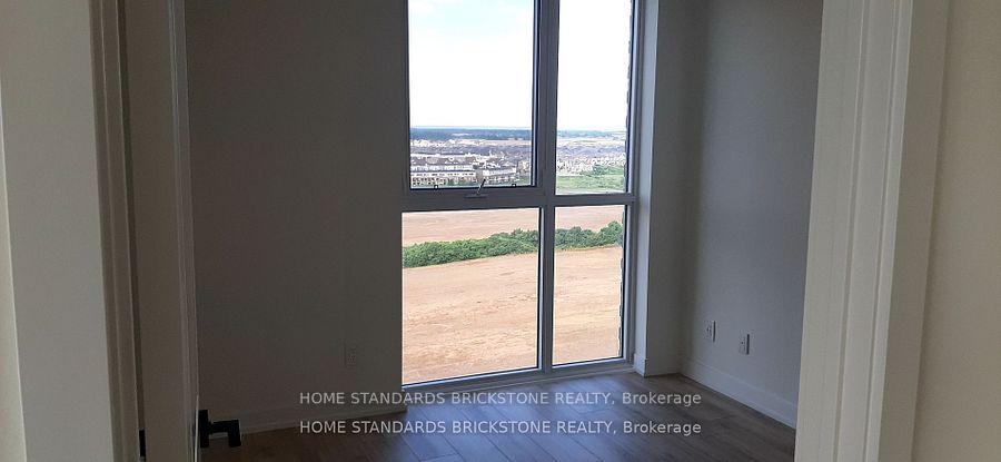 2 Bedrooms Condo at 335 wheat boom, Oakville For sale