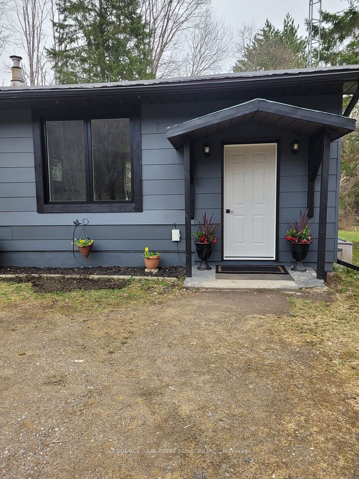 3866 Deep Bay