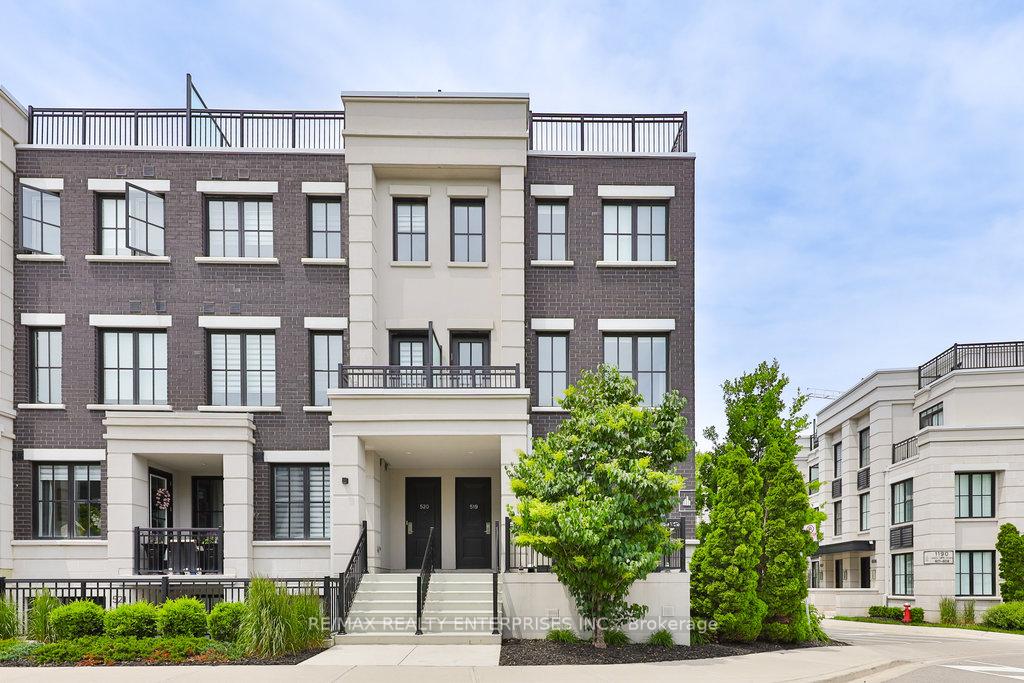 2 Bedrooms Condo at 657 Cricklewood, Mississauga For sale