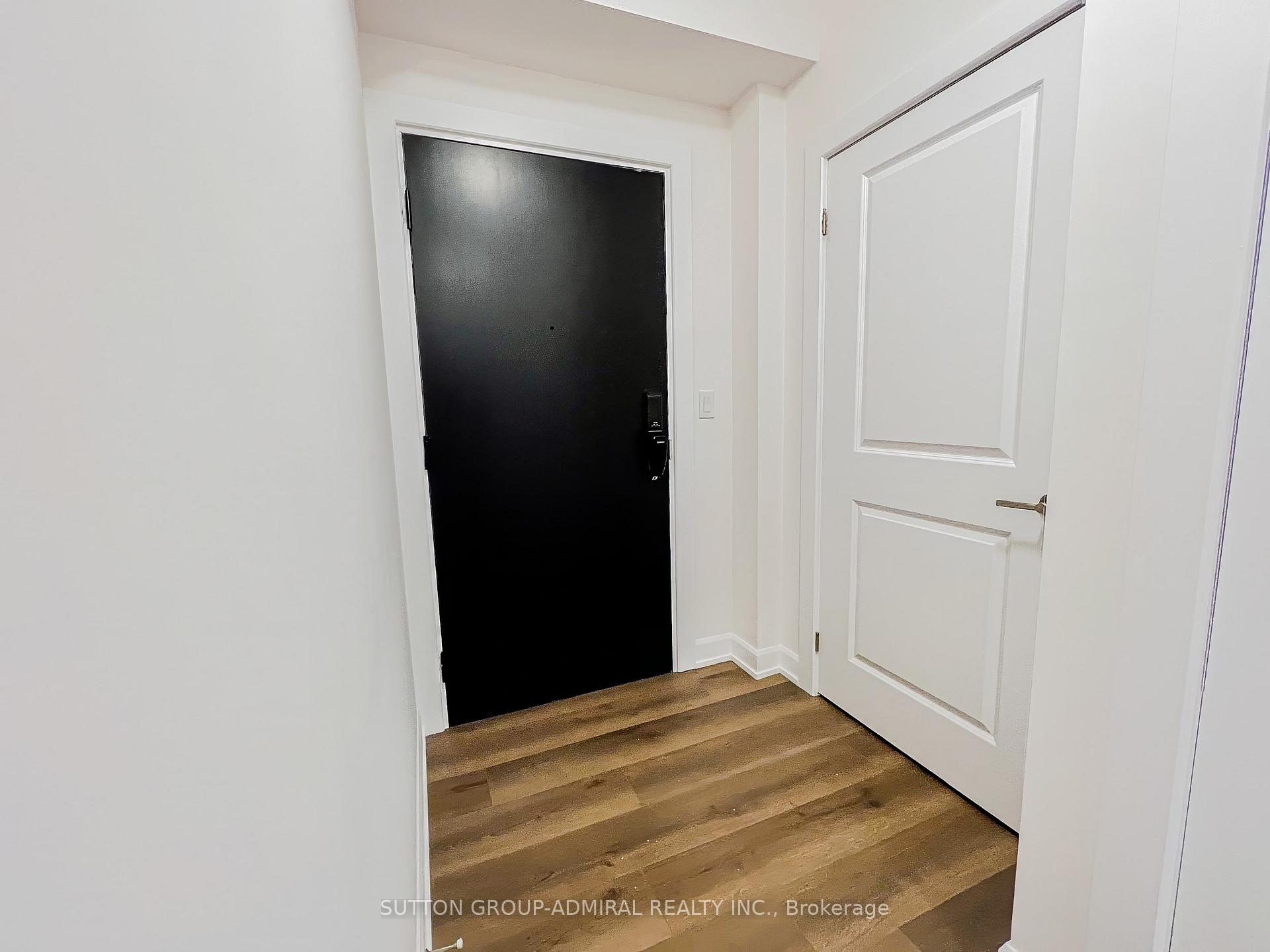 2 Bedrooms Condo at 3220 William Colston, Oakville For sale