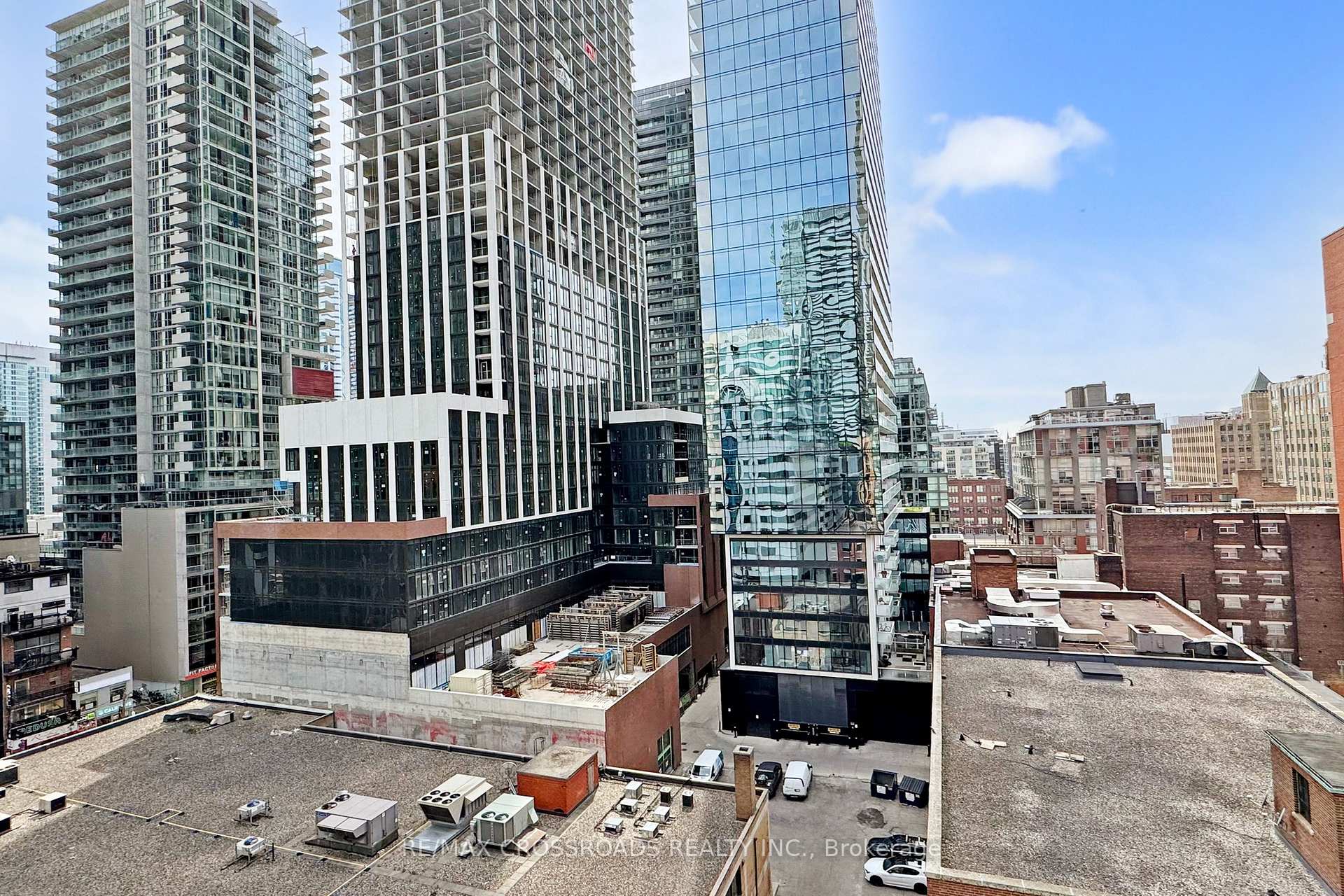1 Bedroom Condo at 87 Peter, Toronto For sale