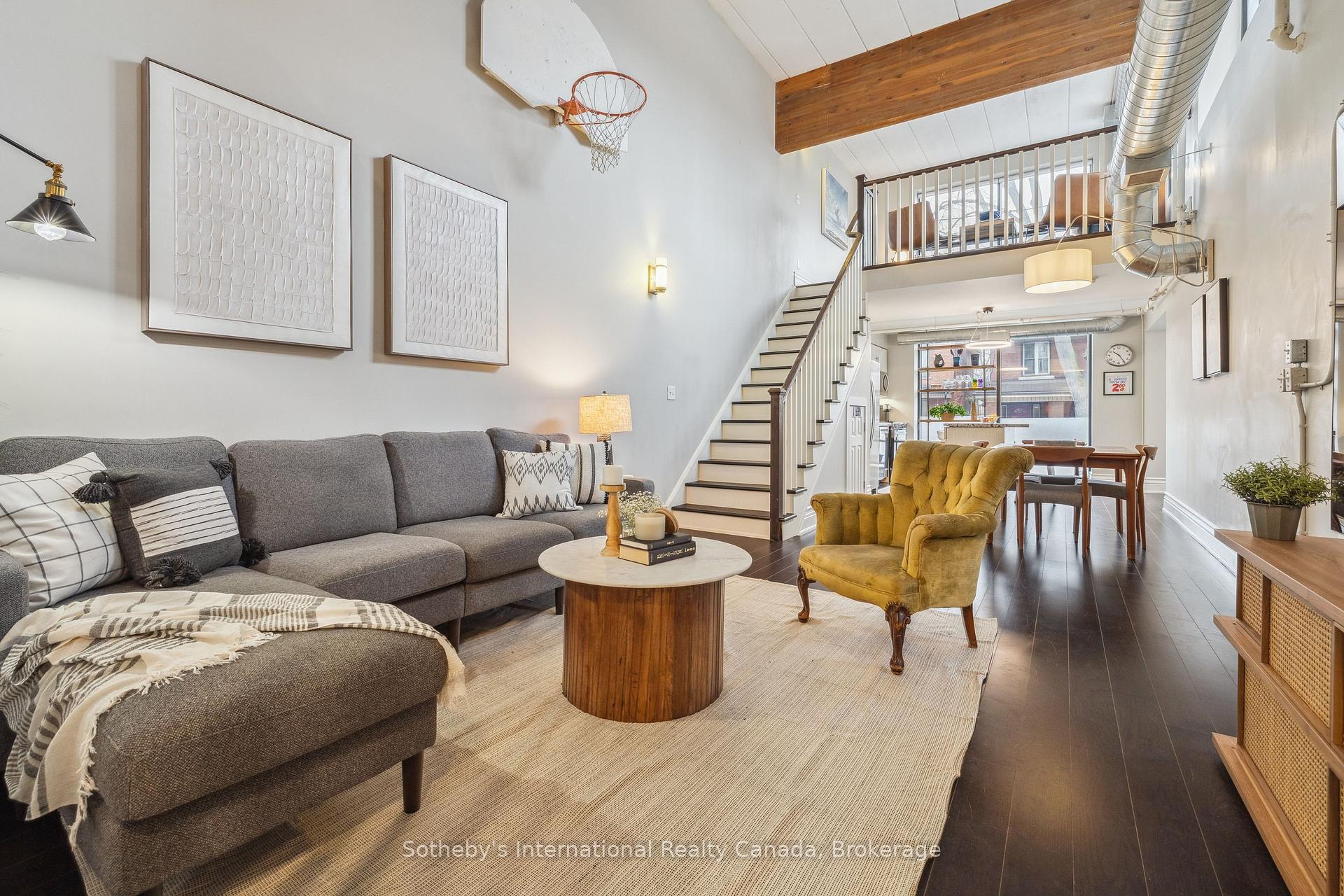 3 Bedrooms Condo at 200 Stinson, Hamilton For sale