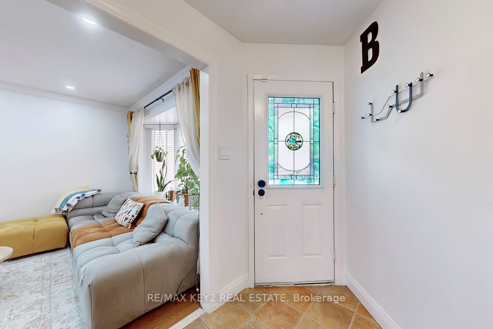 1622 Greenbriar Drive, Oakville, ON L6M 1Y2