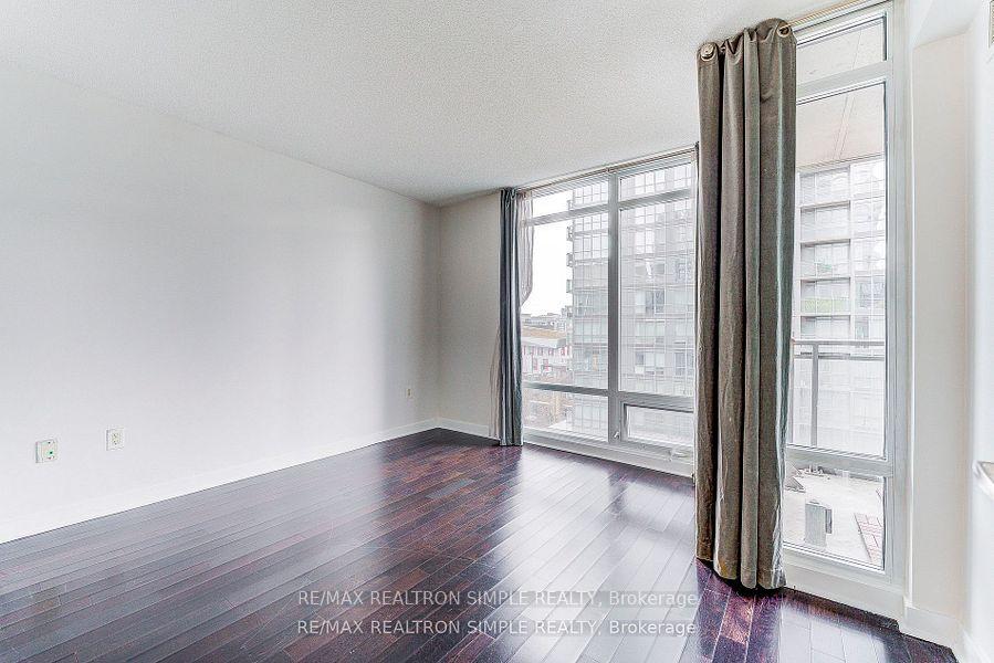 2 Bedrooms Condo at 15 Brunel, Toronto For sale