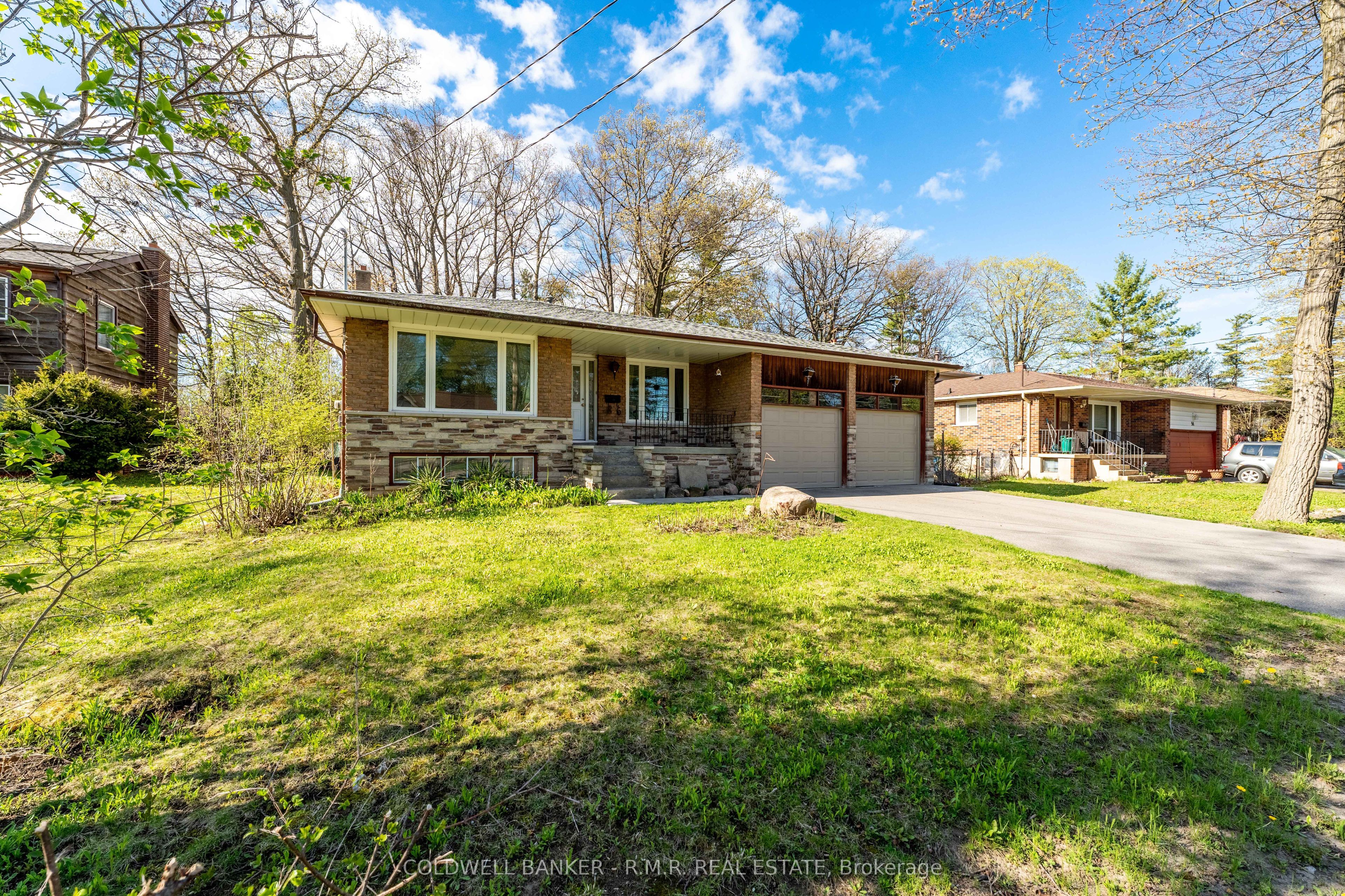 86 Twyn Rivers Drive