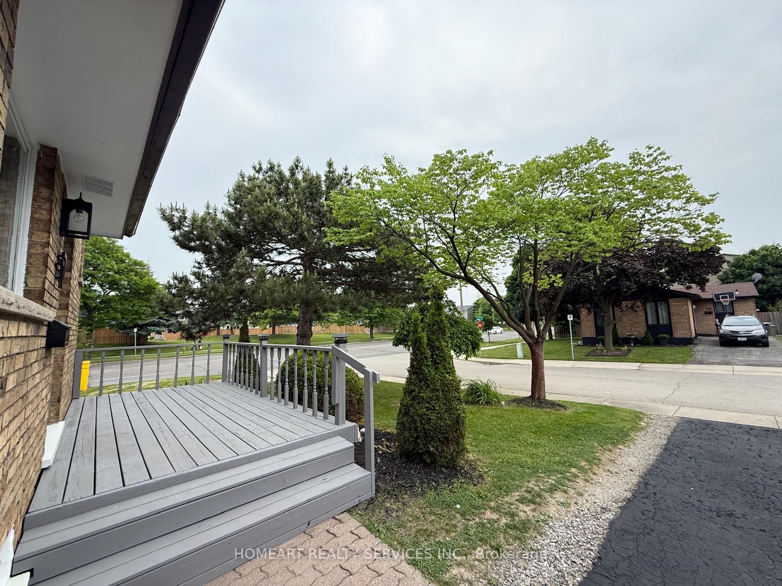 77 Bixby Crescent